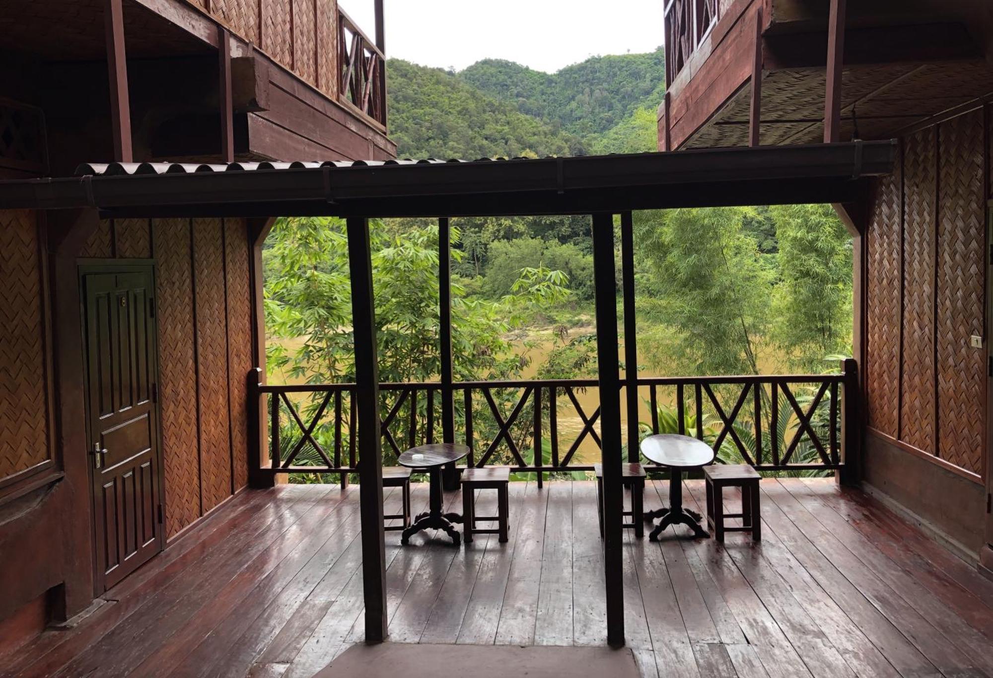 Mekong Riverside Lodge Muang Pakbèng Exterior foto